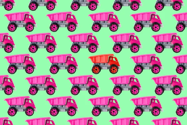Барвистий Рожевий Червоний Пластиковий Самоскид Вантажівка Підгузників Іграшка Автомобіля Ізольована — стокове фото