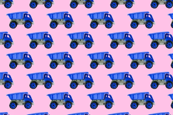 Барвистий Синій Пластиковий Самоскид Вантажівка Наконечників Іграшка Автомобілів Ізольована Рожевому — стокове фото