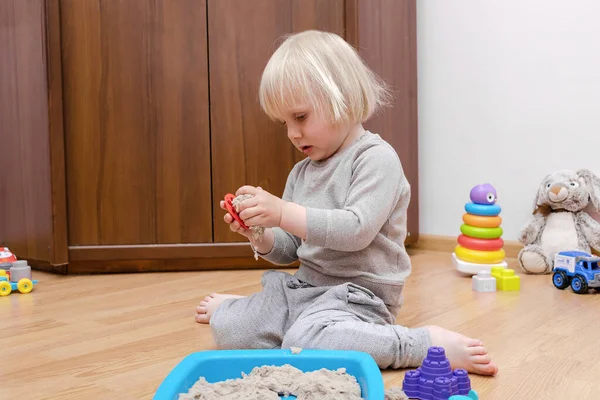 Cute Little Child Boy Playing Home Sensory Box Kinetic Sand — Fotografia de Stock