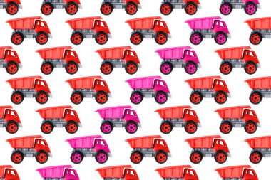 Renkli pembe plastik damperli kamyon, bahşiş kamyonu, beyaz arka planda izole edilmiş araba oyuncağı asimetrik iz, model, şablon, çocuklar için oyuncaklar, kızlar için gelişim, oyun, çocukluk.