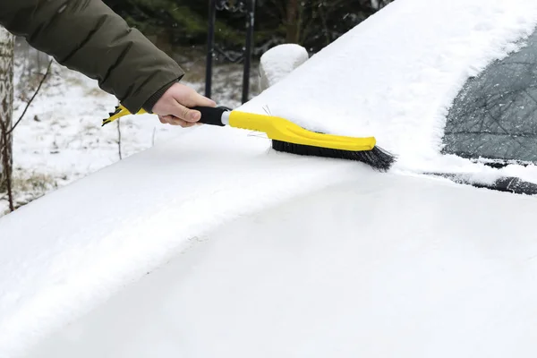 Man Brushing Snow Ice Windscreen Car Brush Person Cleaning Fresh — Stock Photo, Image