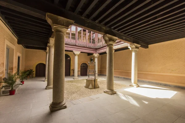 Inner yard of the official school of architects of Segovia, Spai — Stock Photo, Image