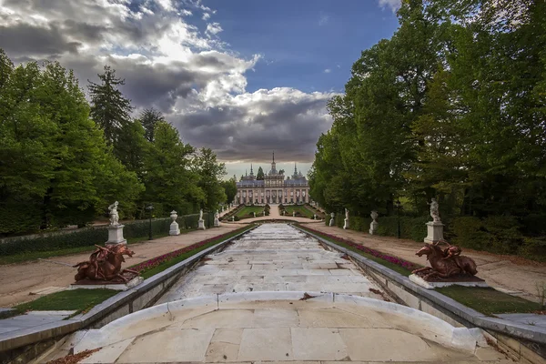 Veduta del Palazzo di San Ildefonso a Segovia, Castiglia e Leon, Spagna — Foto Stock