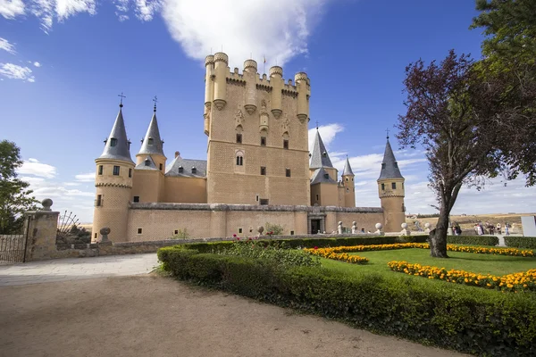 Vista del Alcázar de Segovia en Castilla-León, España —  Fotos de Stock