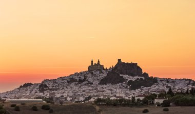 Olvera Silver içinde yer alan sunset, güzel dağ köyü