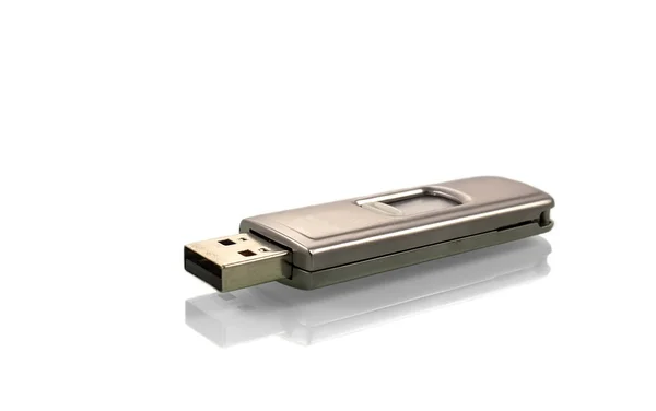 USB Flaş bellek beyaz arkaplana yakın plan — Stok fotoğraf
