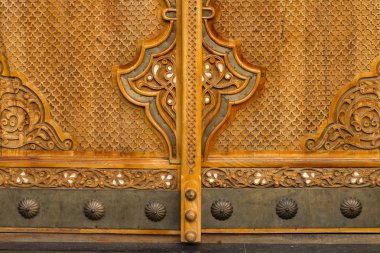 geleneksel eski kapı