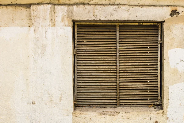 Fondo de pared vintage con ventana vieja —  Fotos de Stock