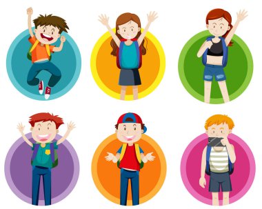 Sırt resimlerinde sırt çantası olan bir grup kız ve erkek.