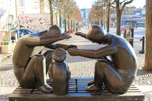 Stoccolma Svezia Dicembre 2020 Famiglia Sculpture Installata Nella Gamla Stan — Foto Stock