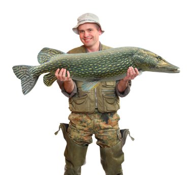 büyük balık (Kuzey pike - esox lucius) ile balıkçı. başarı kavramı.