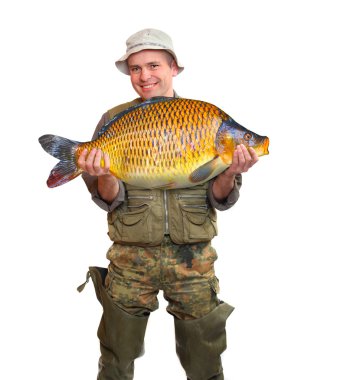 Büyük balıklı balıkçı (yaygın sazan balığı - Cyprinus Carpio). Başarı konsepti.