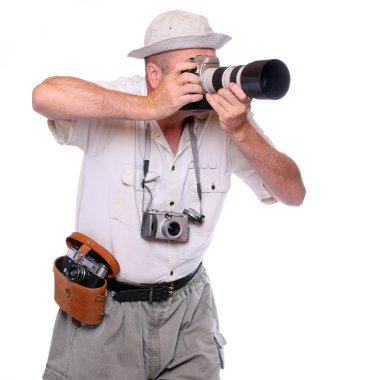 fotoğrafçı fotoğraf makineleri ile safari kıyafeti giymiş. Stüdyo izole üzerinde beyaz vurdu