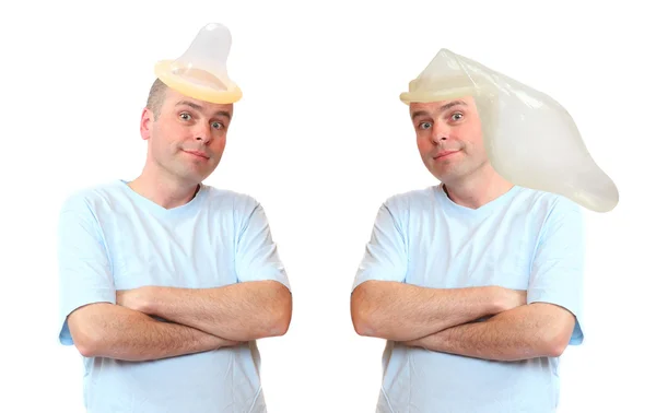 Das schwule Paar mit Kondomen auf dem Kopf — Stockfoto