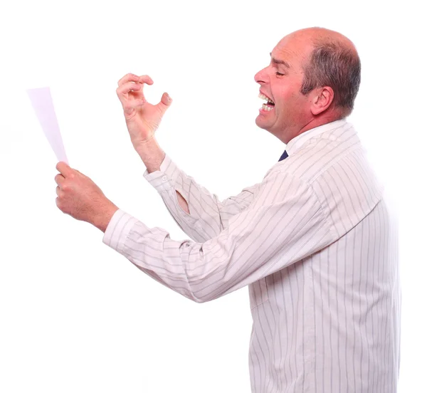 Uomo d'affari anziano scioccato guardando il documento di avviso — Foto Stock