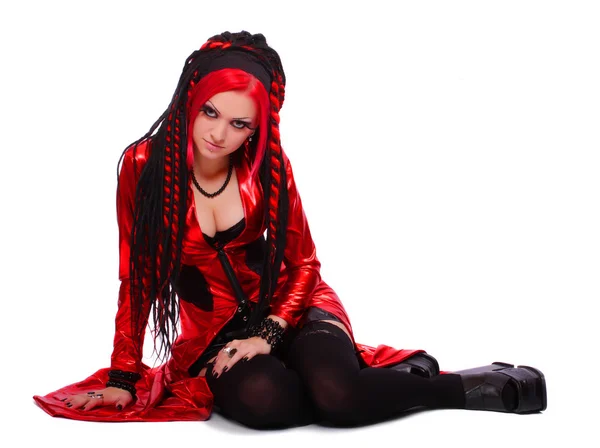 Pelo rojo gótico chica sentado — Foto de Stock