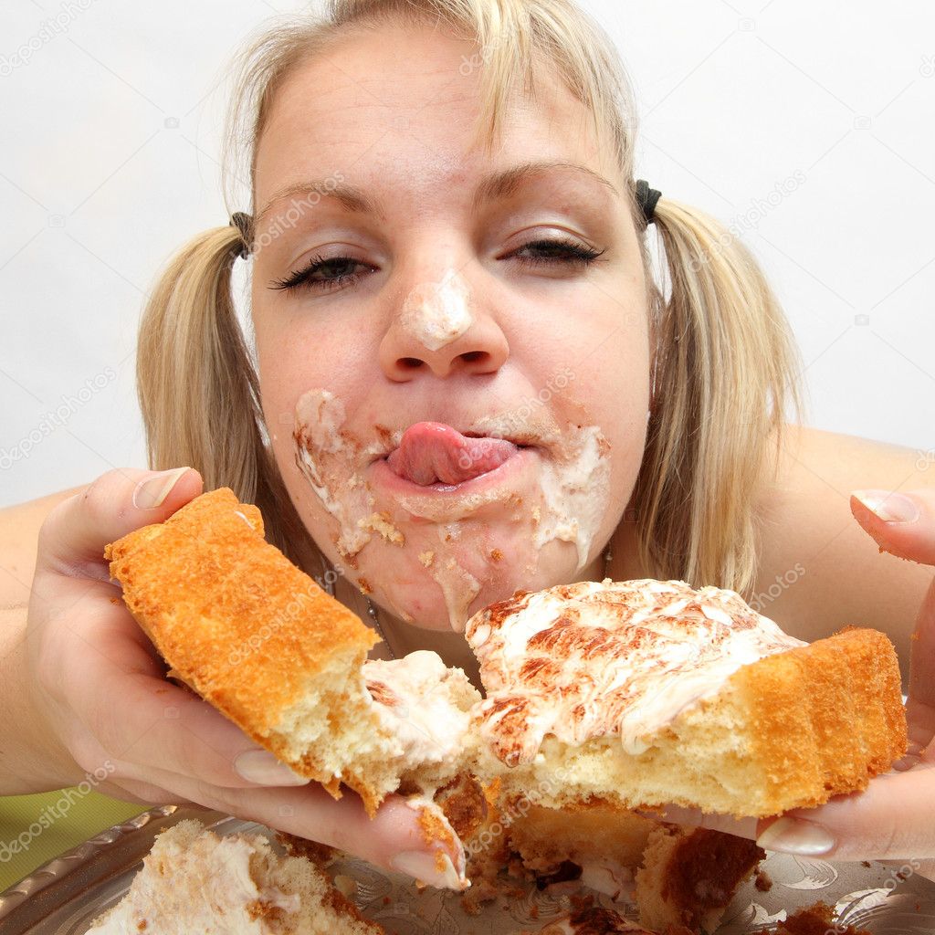 The girl greedy eats sweet pie