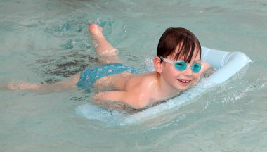 Yüzme Havuzu çocuk.