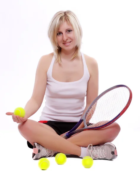 Sentado chica atractiva con raqueta de tenis — Foto de Stock
