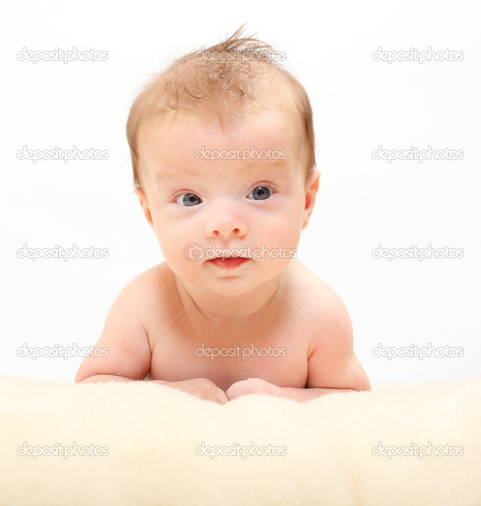 Bebe Heureux Couche Sur Le Lit Image Libre De Droit Par Vladvitek C