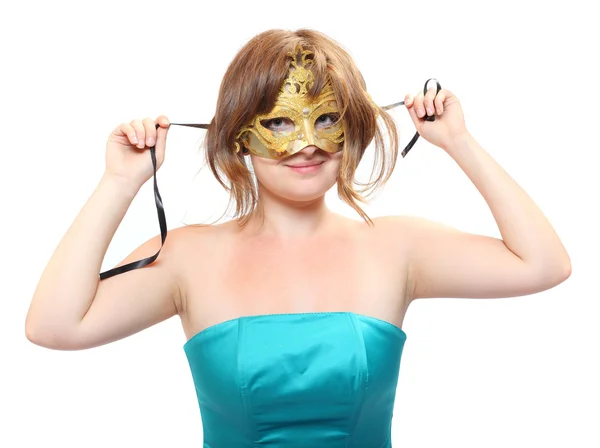 Mooie showgirl met gouden masker gekleed in luxe retro kostuum. — Stockfoto