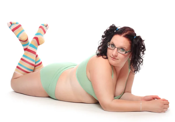 Mujer con sobrepeso vestida con lencería divertida — Foto de Stock