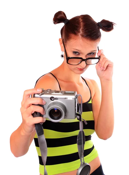 Jeune femme photographe avec appareil photo — Photo