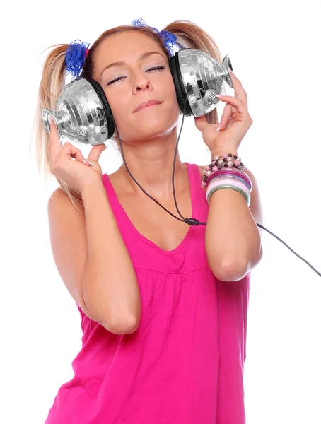 Jente liker å høre musikk i hodetelefoner – stockfoto
