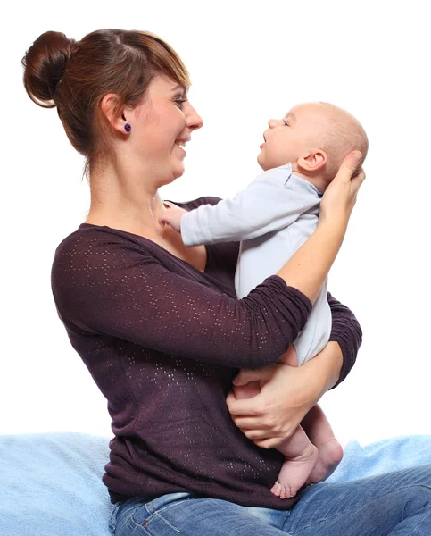 Giovane madre con il suo bambino. — Foto Stock