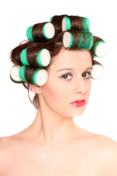 Dziewczyna ma lokówki do włosów na głowie — Zdjęcie stockowe