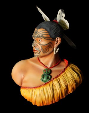 Maori savaşçı oyulmuş