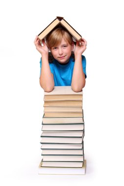 Açık kitap ile güzel kız.