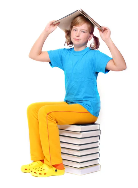 Chica bonita con libro abierto . — Foto de Stock