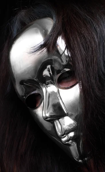紙マスク - 不正な自家製の製品を持つ女性. — ストック写真