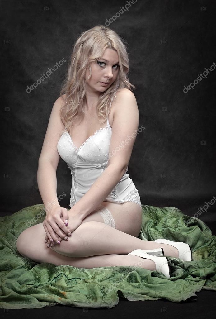 are nylons in style