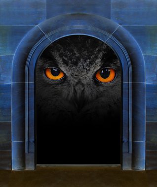 Nazar antik taş kapısı içinde. metin alanı olan korku sahnesi.