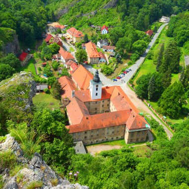 Saint john uçurumun altındaki
