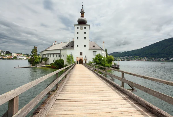 Gotische burcht ort op meer traunsee — Stockfoto