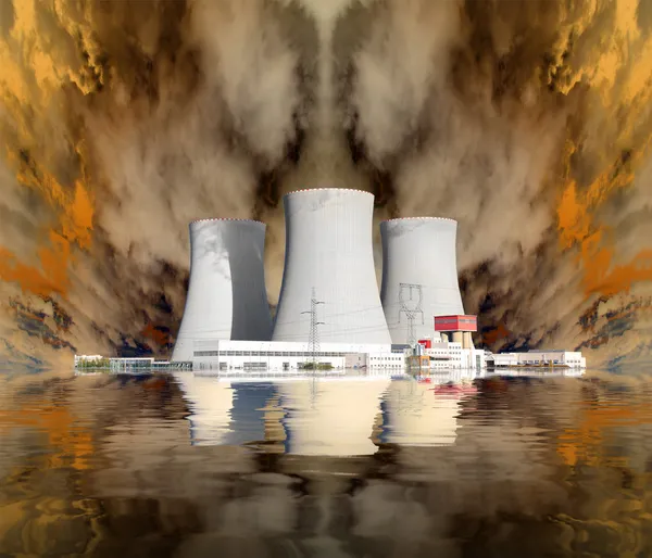 Wybuch elektrowni jądrowej. koncepcja ochrony środowiska. — Zdjęcie stockowe