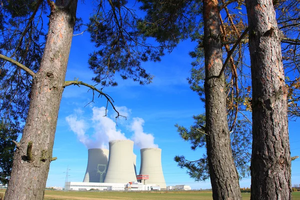 Central nuclear. —  Fotos de Stock