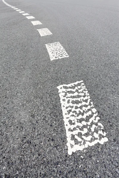 高速道路上の古い道路標識. — ストック写真