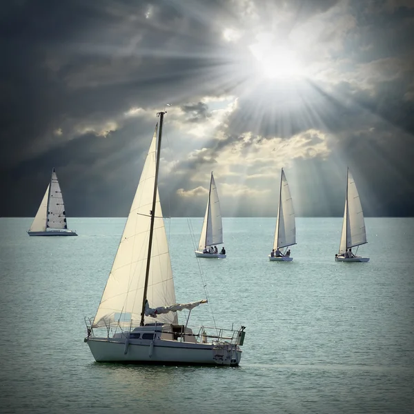 Sailboats on sea — Stock Photo, Image