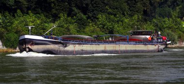 Tuna Nehri üzerinde gezinti