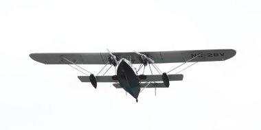 sikorsky s-38 Amerikalı çift motorlu 8 koltuklu amfibik uçak yapıldı.