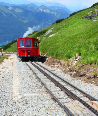 kimliği belirsiz kişi vintage dişli tren tadını çıkarın.