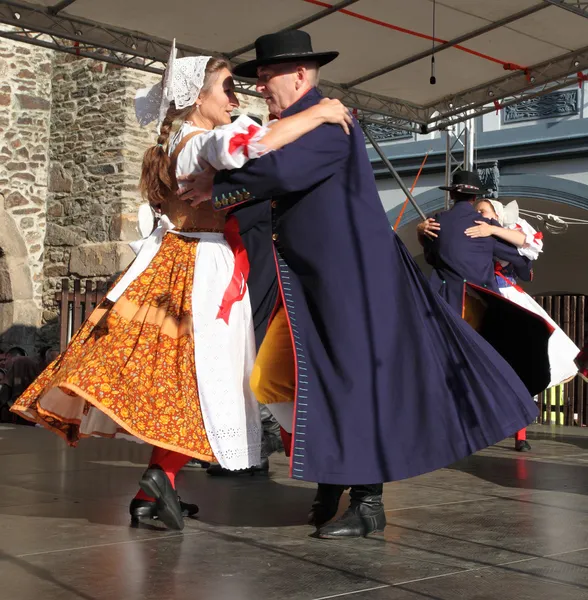 Het folklore ensemble usmev — Stockfoto