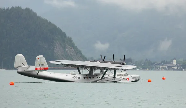 De dornier do.24 is een Duitse drie-engine vliegboot van jaren 1930. — Stockfoto