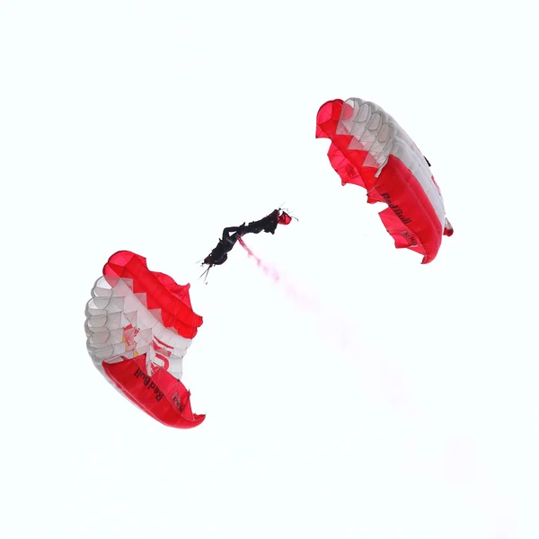 Equipa aeróbica de parapente voando — Fotografia de Stock