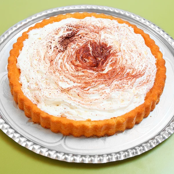 Torta panna montata con cioccolato . — Foto Stock