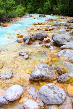 Alp dağ nehir dolomites - İtalya - Avrupa